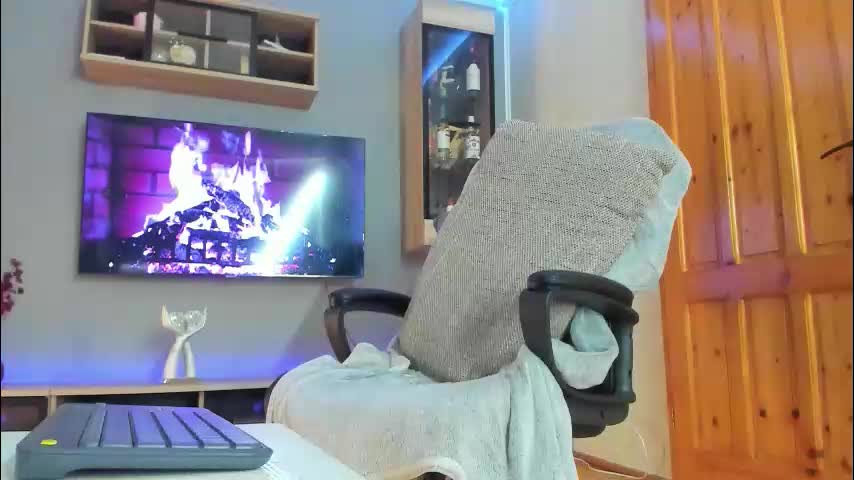 mistressellie Live Sex December 14, 2025