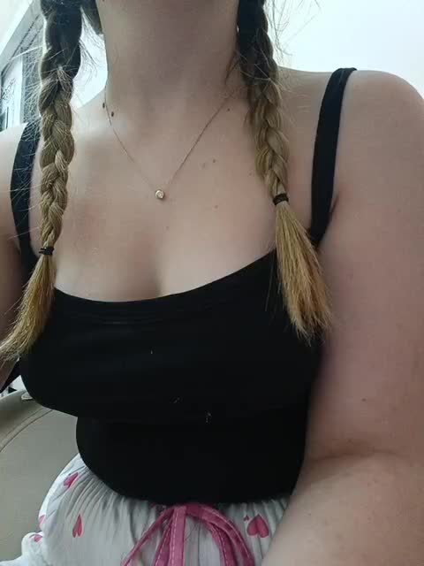 _Melissasosochka_ Live Sex December 14, 2025