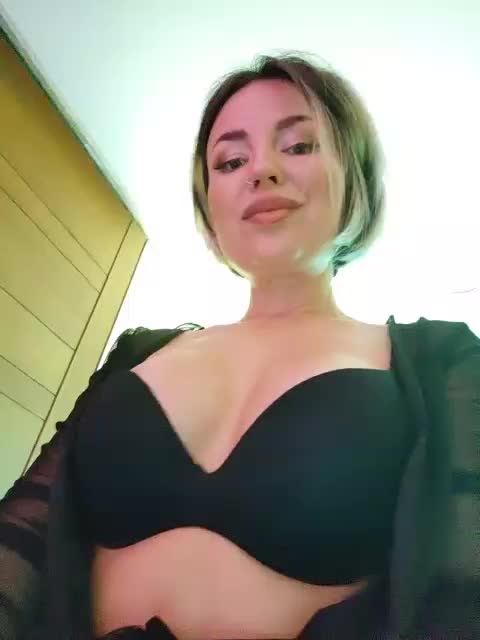 MinniMia Live Sex December 18, 2025