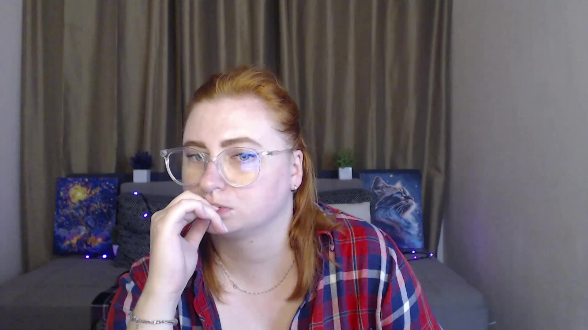 Aliciaredluv Live Sex December 17, 2025