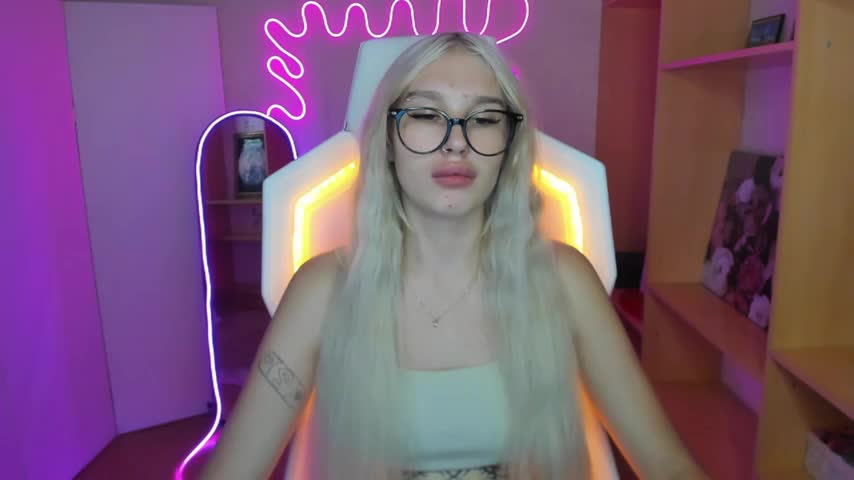 EvelinaLuu Live Sex 2025.08.25