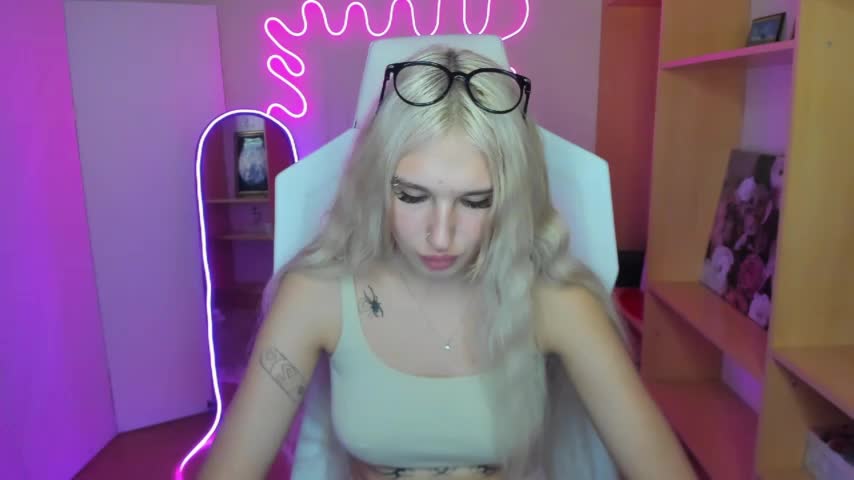 EvelinaLuu Live Sex 2025.08.25