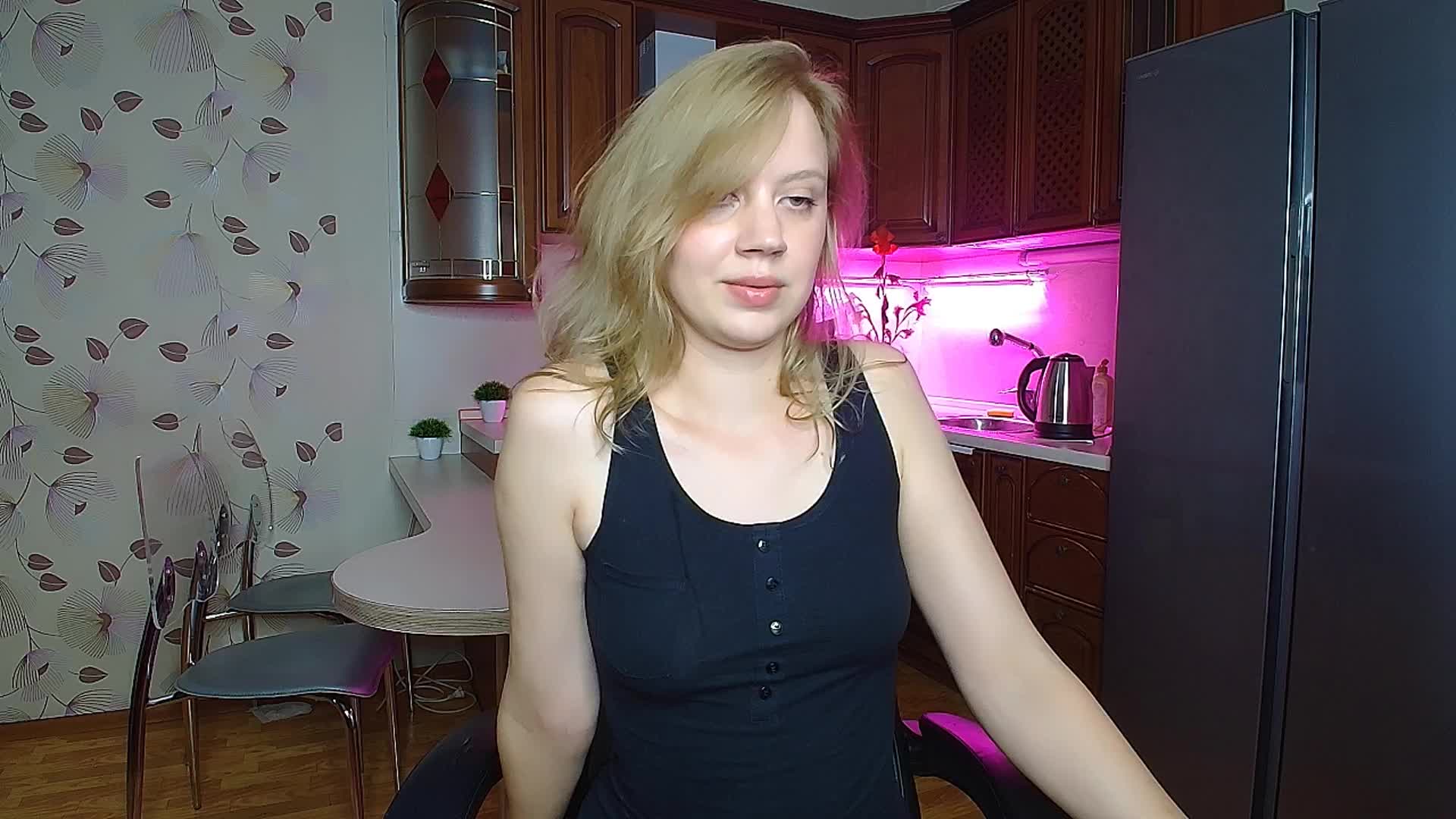 Nadins Live Sex December 13, 2025