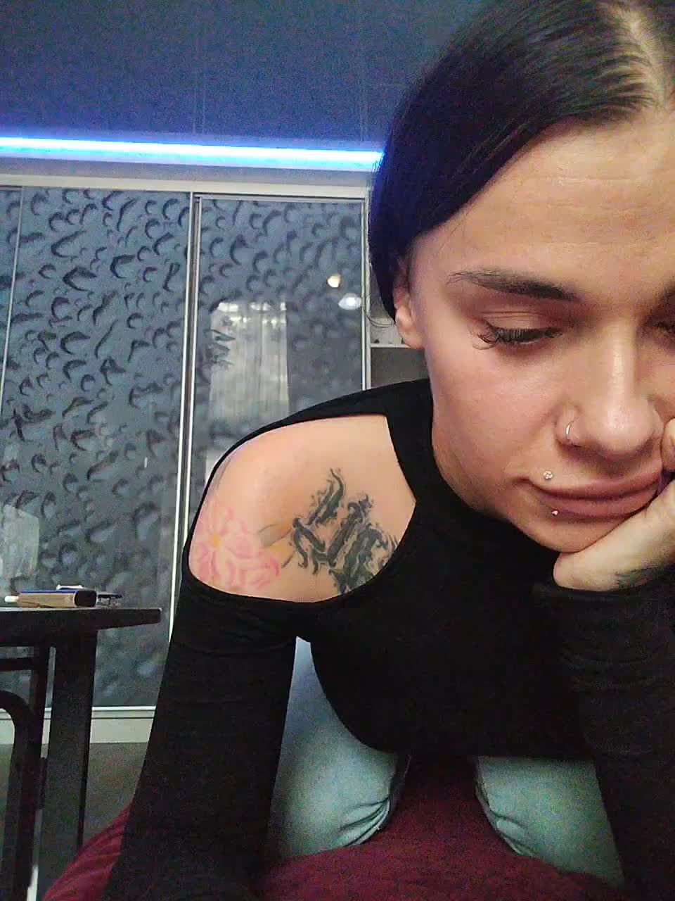 deva_maria Live Sex December 17, 2025