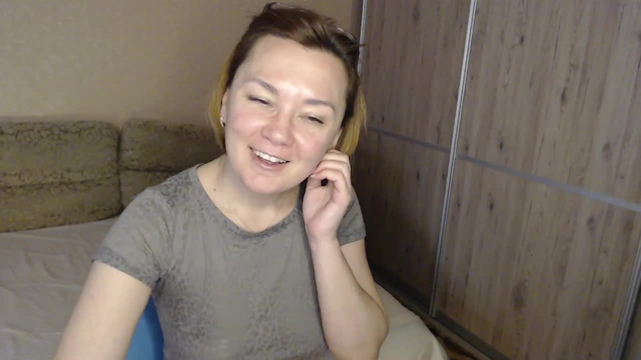 Julia99 Live Sex December 13, 2025