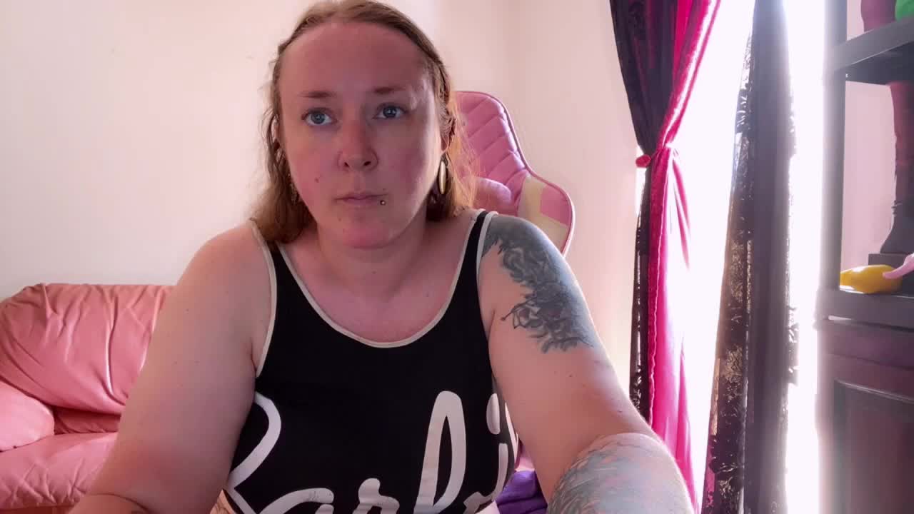 NylonQueen Live Sex December 14, 2025