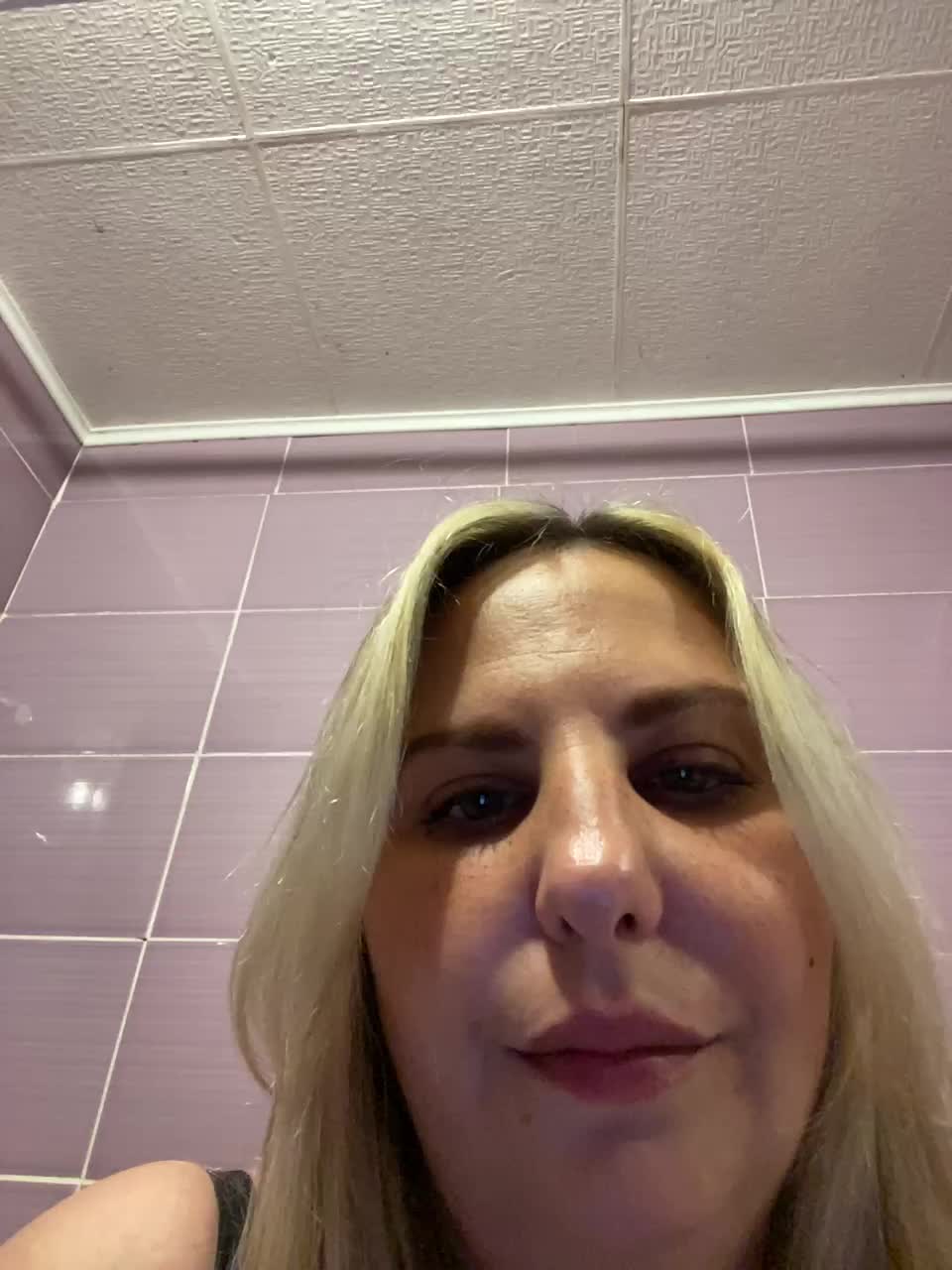 Roksi-8 Live Sex December 14, 2025