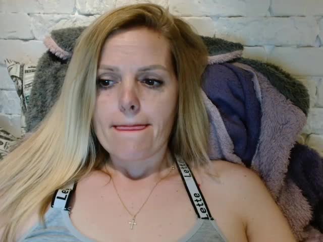 AngelAlone Live Sex December 18, 2025