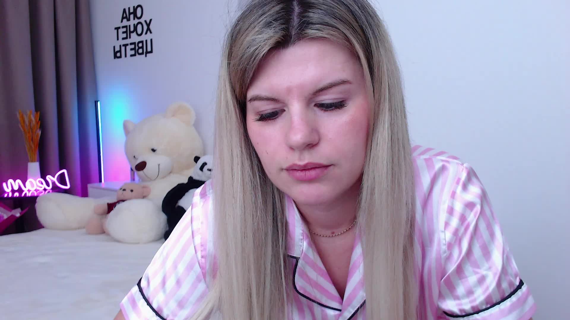 AlexaX7 Live Sex December 17, 2025