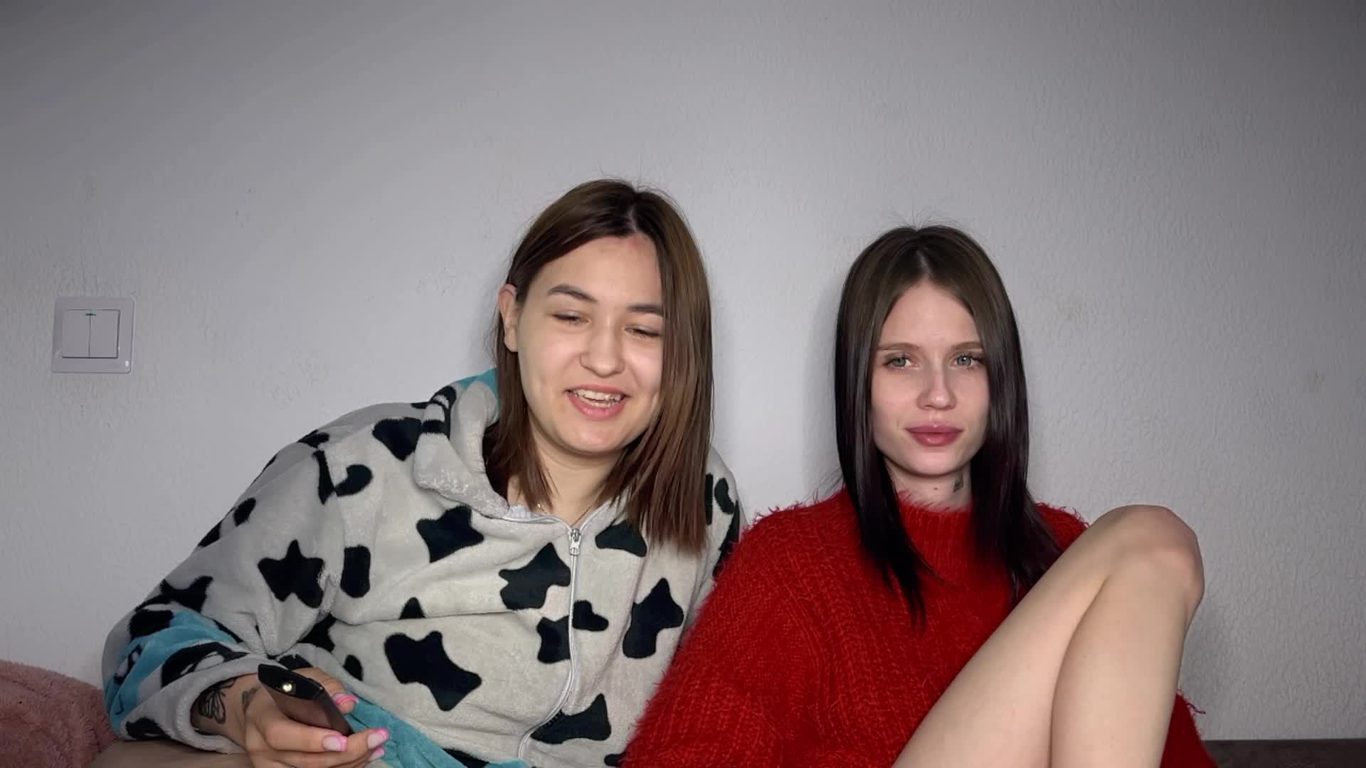 ZoyaVikki Live Sex December 17, 2025