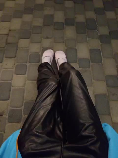 klubnichkka Live Sex December 14, 2025