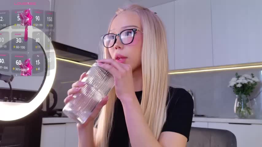 hinarin Live Sex December 13, 2025