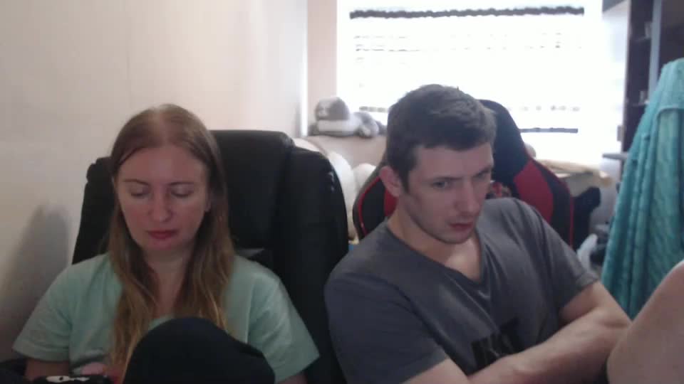 jenisandpeter Live Sex December 19, 2025