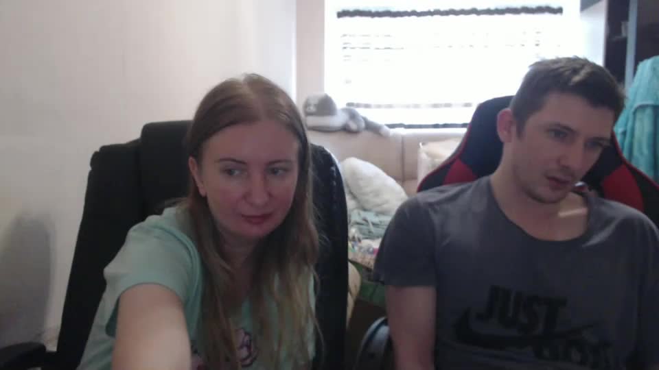 jenisandpeter Live Sex December 19, 2025