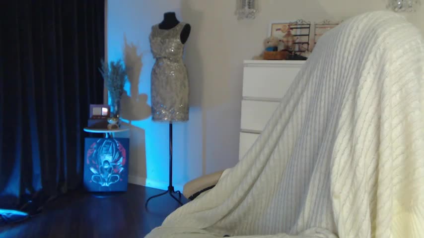 Realia Live Sex December 17, 2025