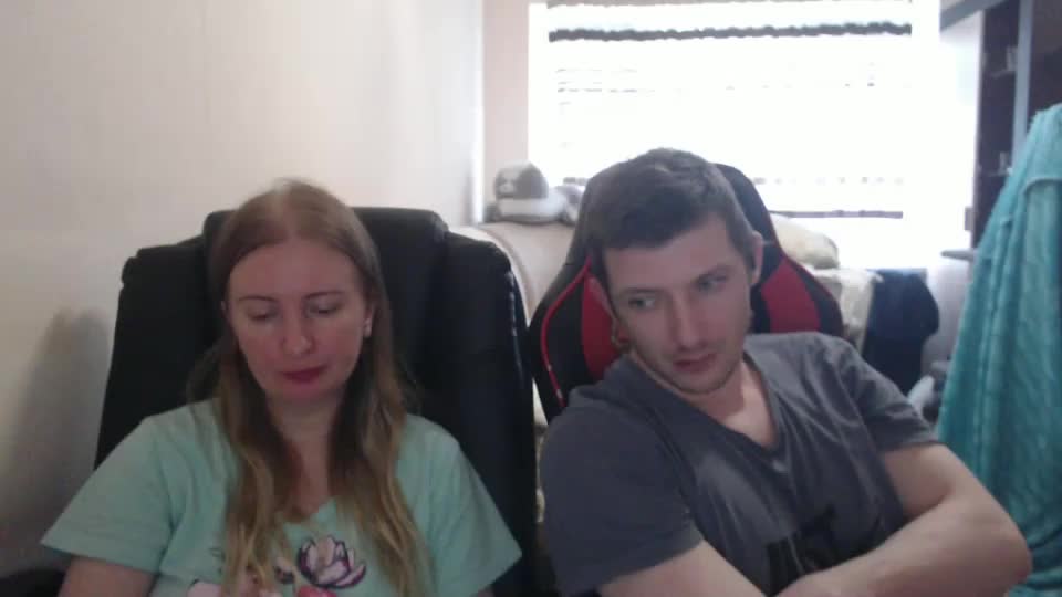 jenisandpeter Live Sex December 19, 2025