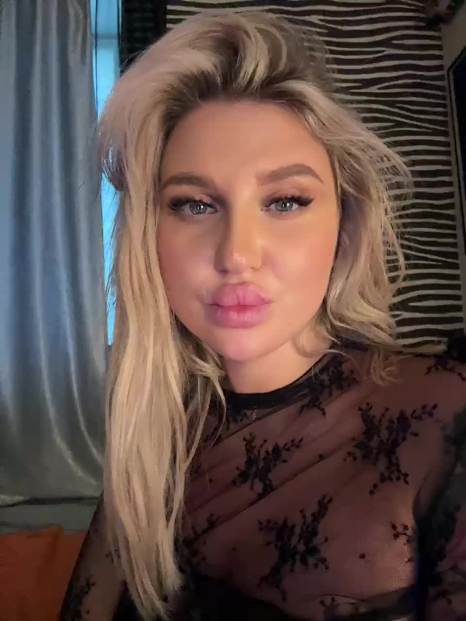 Kotofeyka1 Live Sex December 14, 2025