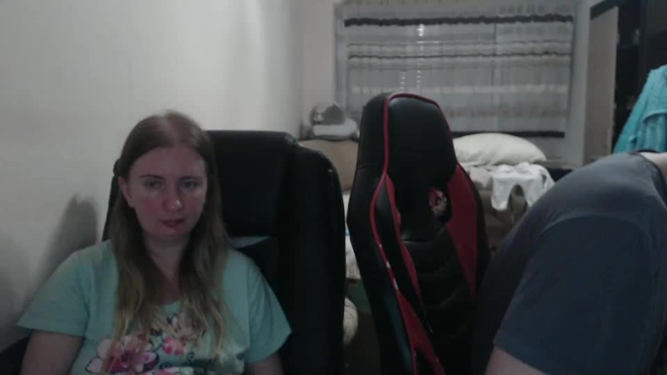 jenisandpeter Live Sex December 19, 2025