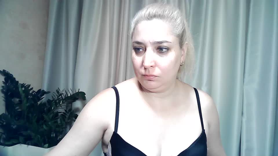 KickaIricka Live Sex December 14, 2025