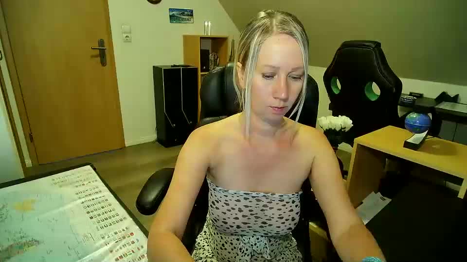 _korall_ Live Sex December 14, 2025