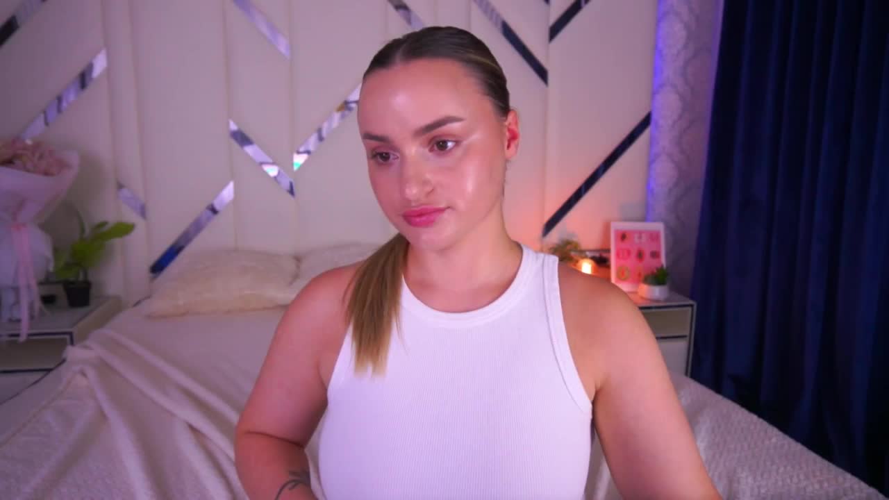 FloraGreys Live Sex December 14, 2025