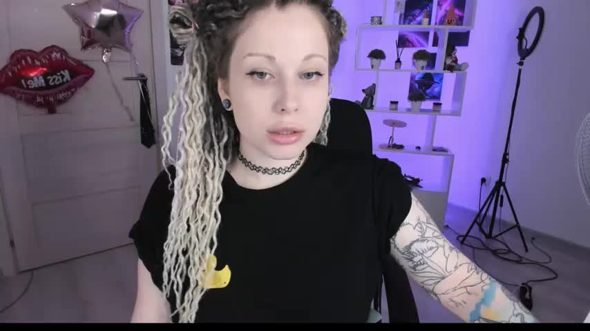 HoneySallyMoore Live Sex December 13, 2025