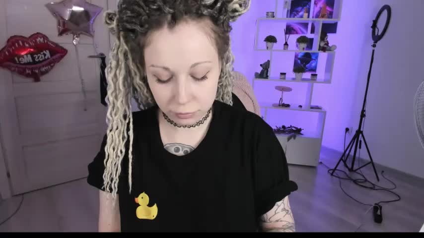 HoneySallyMoore Live Sex December 13, 2025