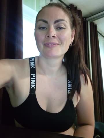 _Karolina_02 Live Sex December 13, 2025