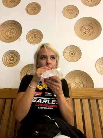 LikaCat Live Sex December 18, 2025