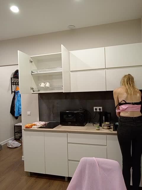 klubnichkka Live Sex December 14, 2025