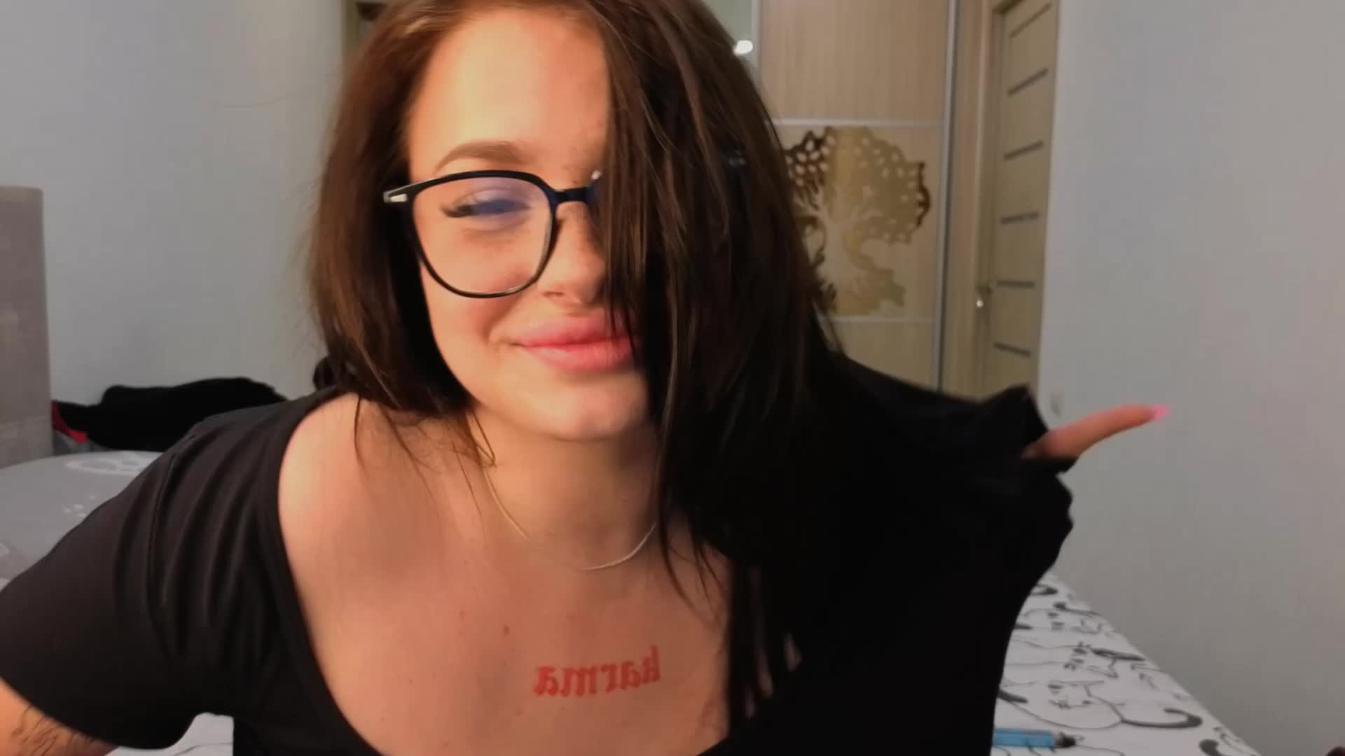 LisaAndDenis Live Sex December 17, 2025