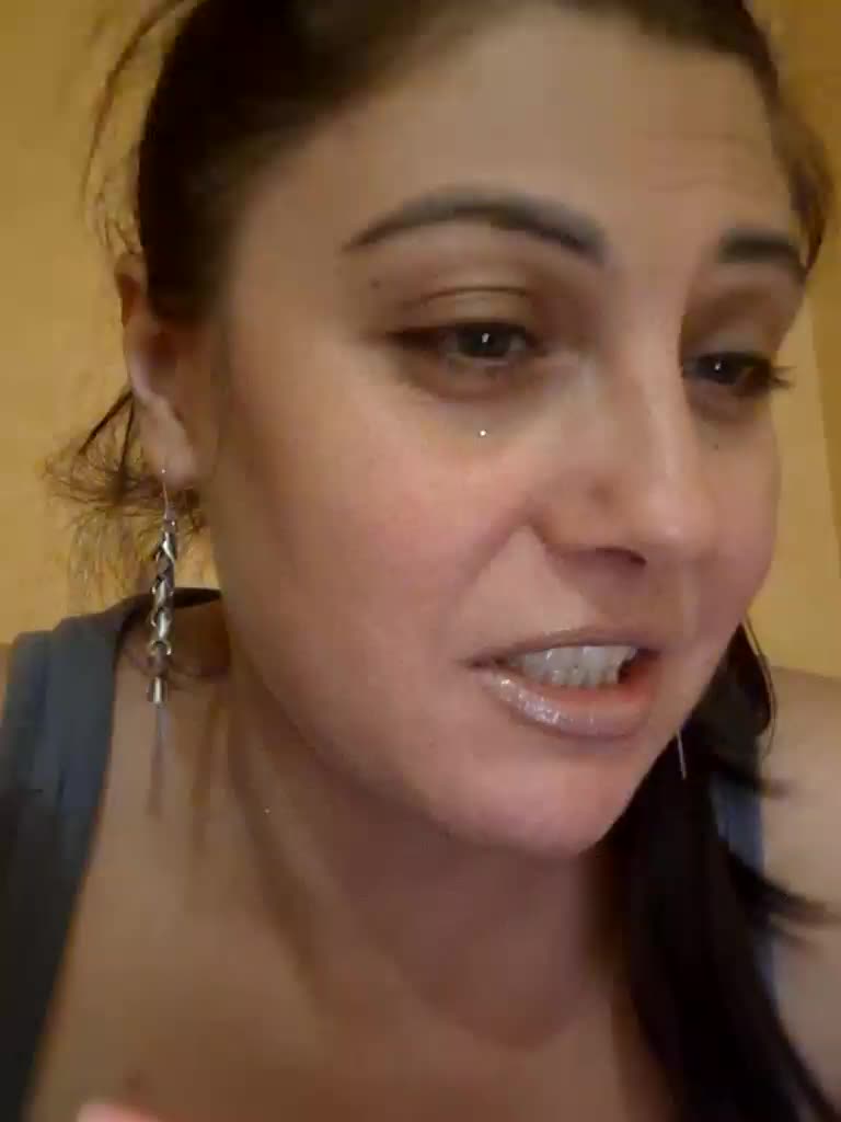 AmyRoses Live Sex December 18, 2025