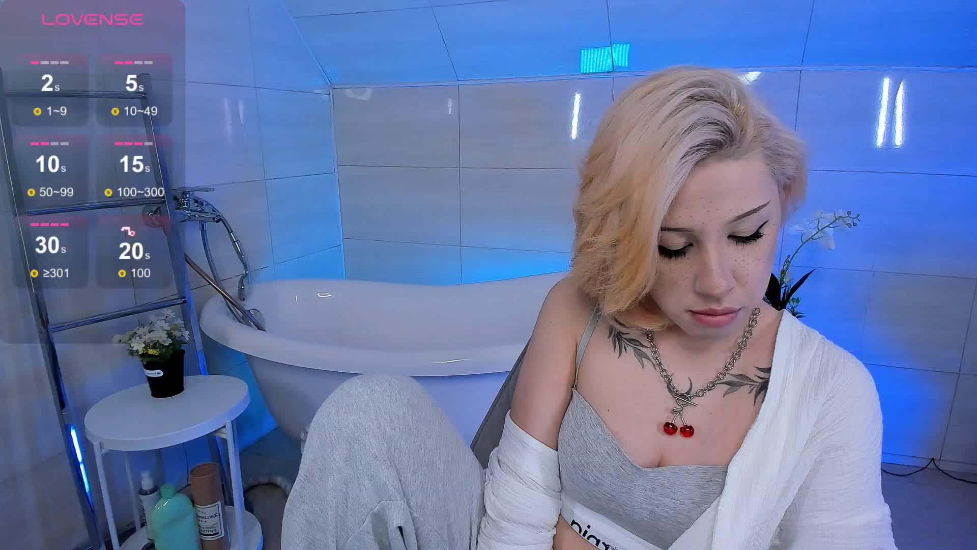 Necucubi Live Sex December 17, 2025