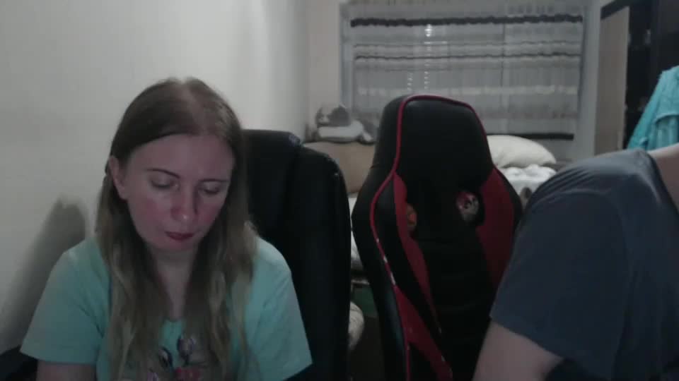 jenisandpeter Live Sex December 19, 2025