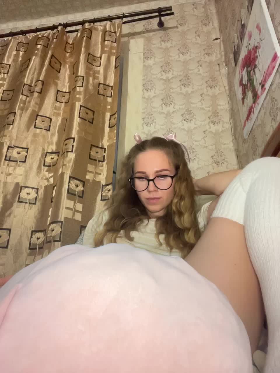 Milana22a Live Sex December 13, 2025