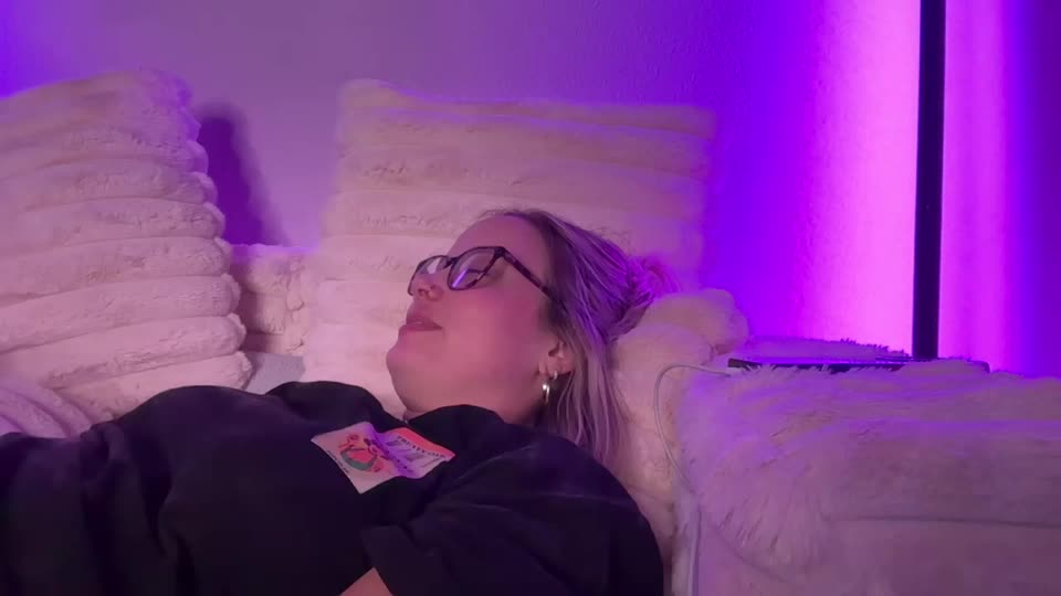 leanneluxecouple Live Sex December 13, 2025