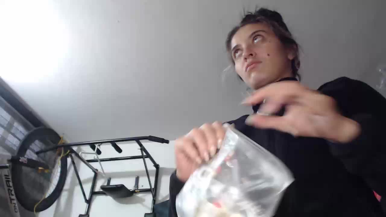 mariecam420 Live Sex December 14, 2025