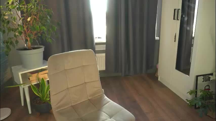 lisa_schiele Live Sex December 15, 2025