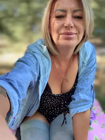 Milena-MilfaXXX Live Sex December 17, 2025