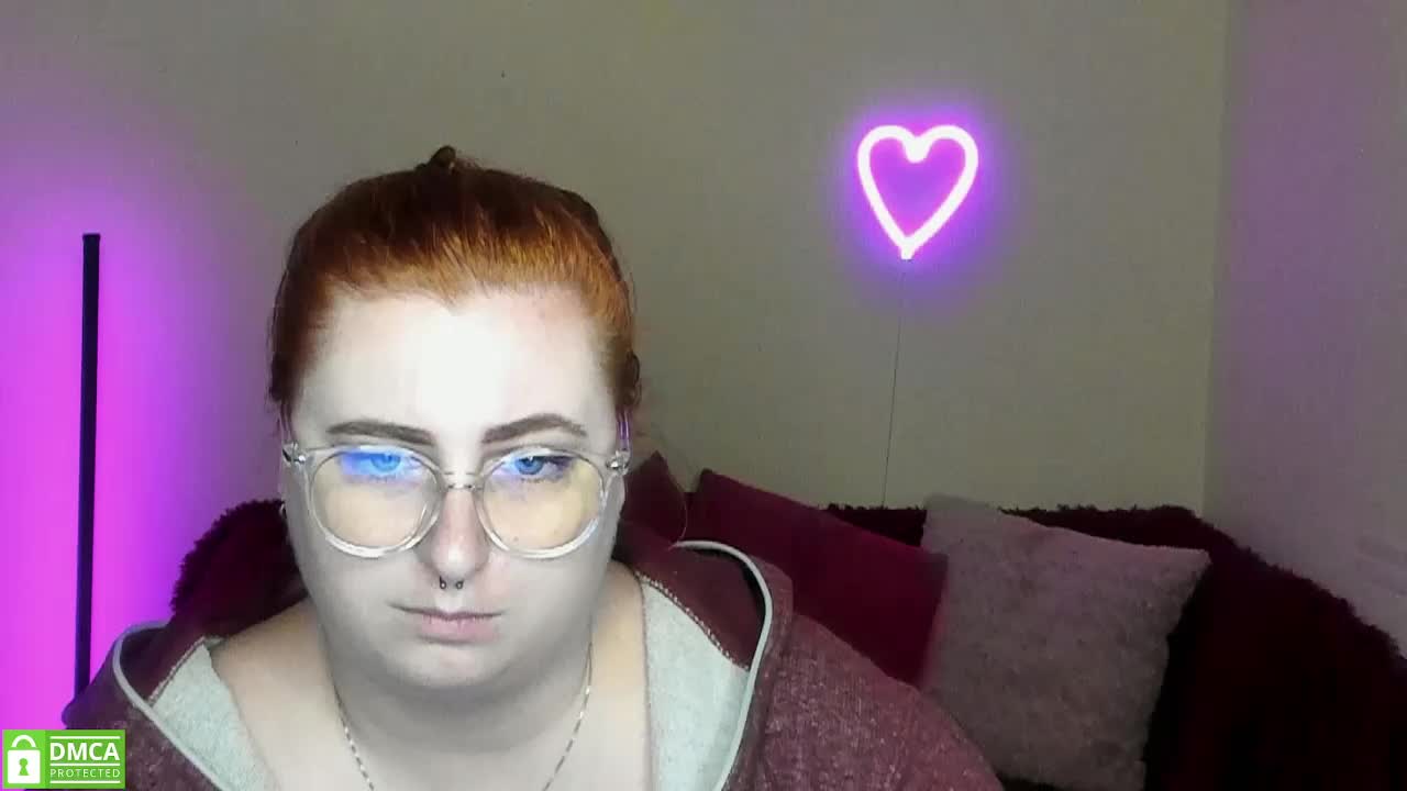 Aliciaredluv Live Sex December 17, 2025