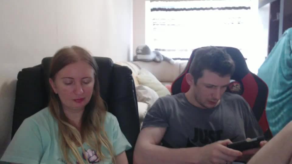 jenisandpeter Live Sex December 19, 2025