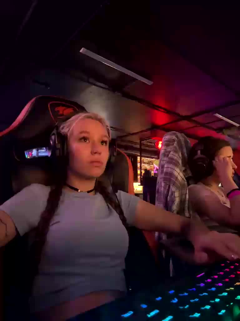 askorbinkiii Live Sex December 13, 2025