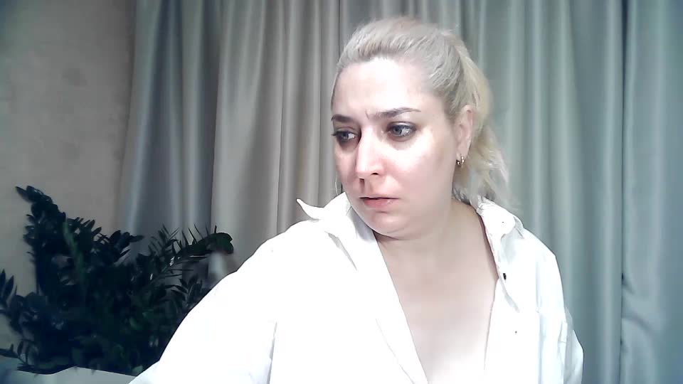 KickaIricka Live Sex December 14, 2025