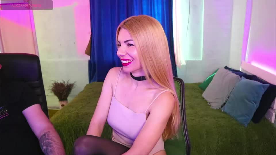 alisaaleks Live Sex December 18, 2025