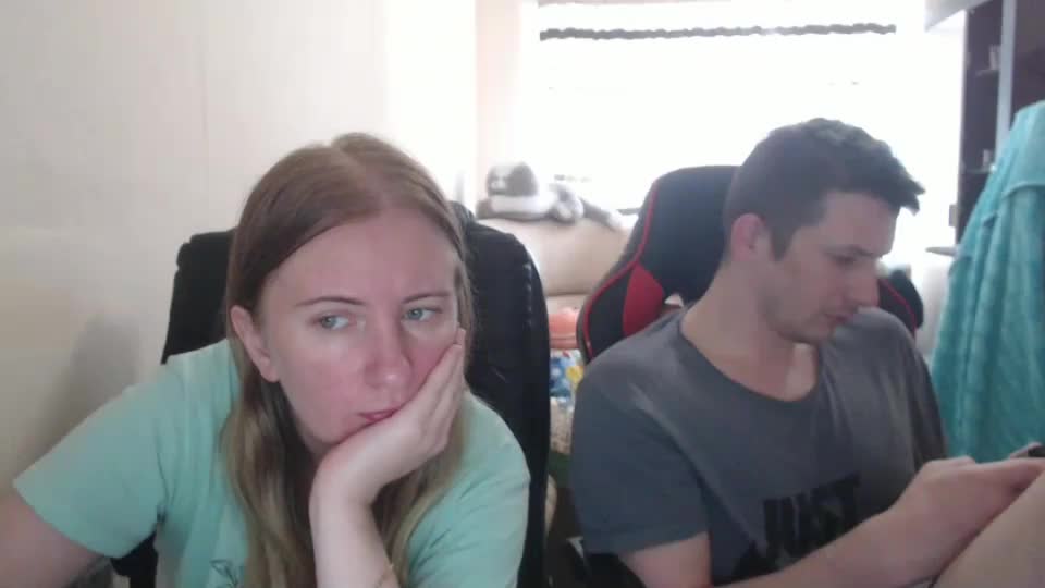 jenisandpeter Live Sex December 19, 2025