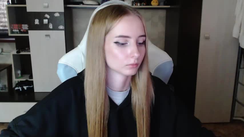 Cutti_Crystal Live Sex December 12, 2025