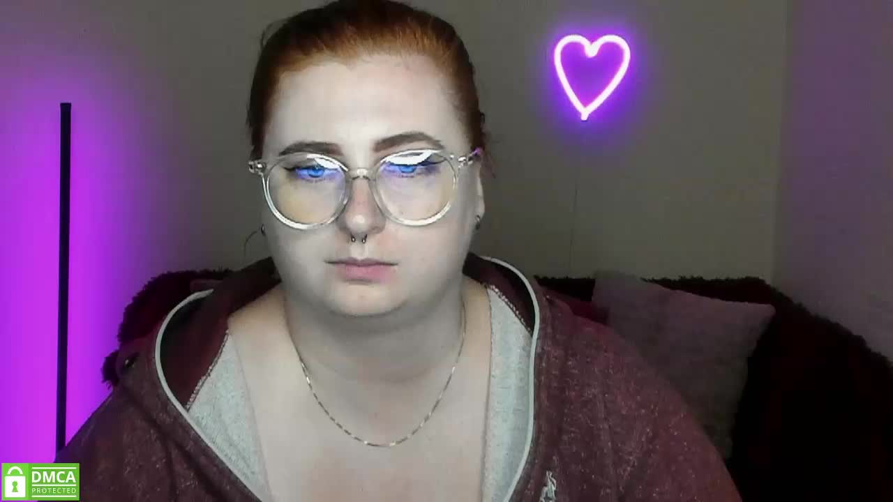 Aliciaredluv Live Sex December 17, 2025