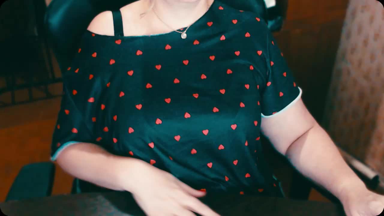 Alisa1917 Live Sex December 17, 2025