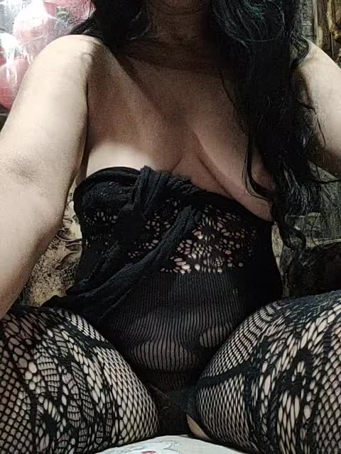 ZulfaMillers Live Sex December 17, 2025