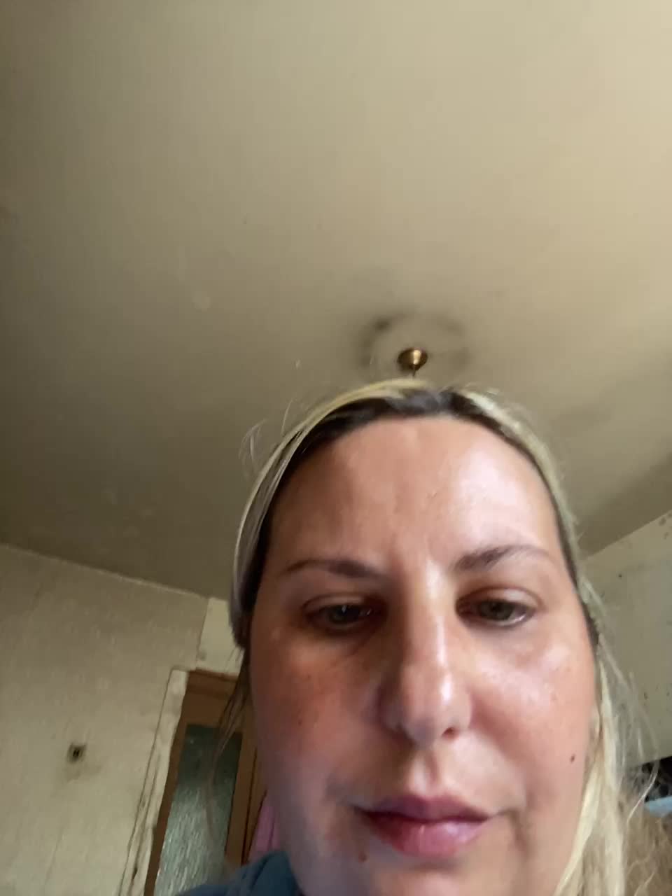 Roksi-8 Live Sex December 14, 2025